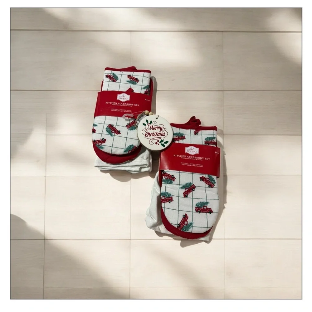 Christmas Kitchen Gift Bundle | Oven Mitts, Pot Holders & Decorative Tins | NWT
